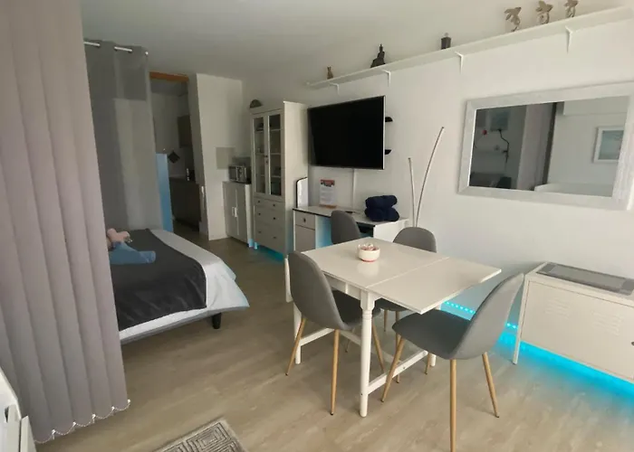 Апартаменты 4pers Aux Bains De *